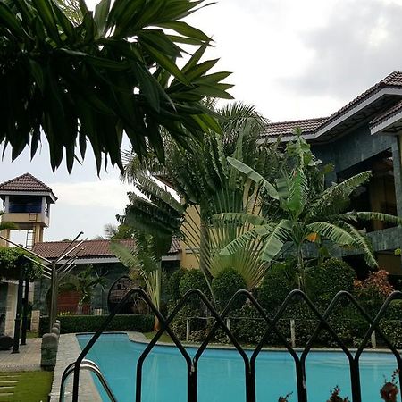Mactan Breeze - Airport Bed And Breakfast マクタン エクステリア 写真