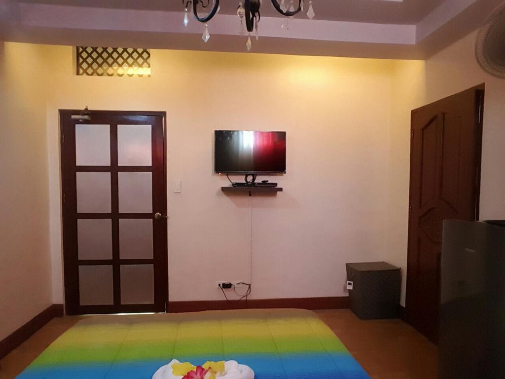 Mactan Breeze - Airport Bed And Breakfast マクタン エクステリア 写真