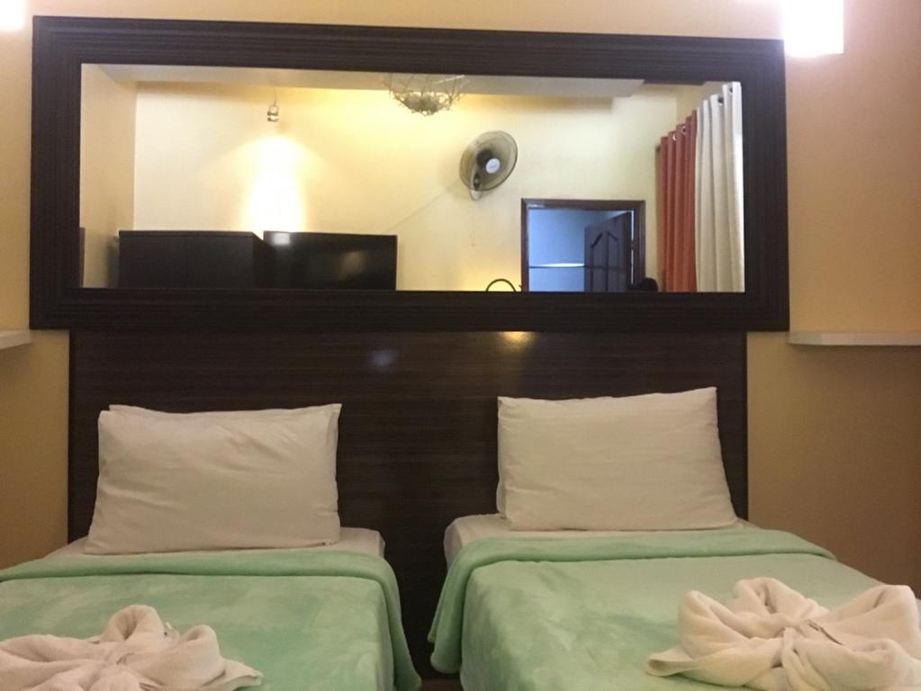 Mactan Breeze - Airport Bed And Breakfast マクタン エクステリア 写真