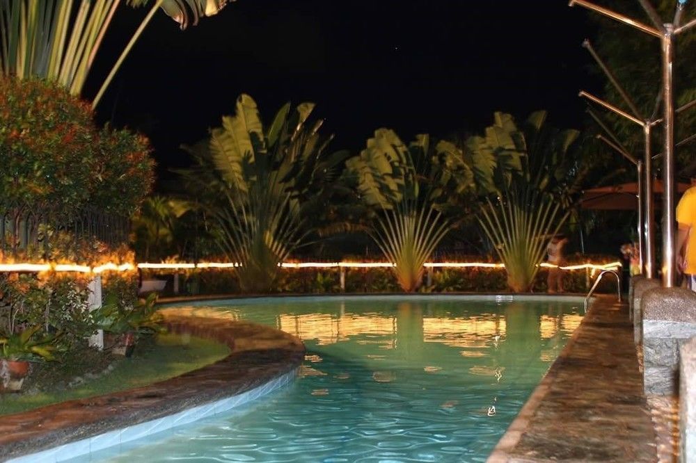 Mactan Breeze - Airport Bed And Breakfast マクタン エクステリア 写真