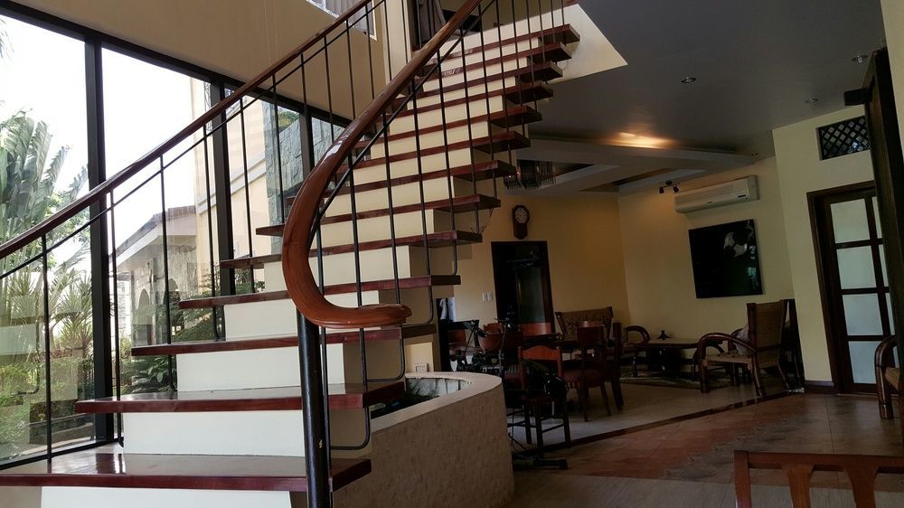 Mactan Breeze - Airport Bed And Breakfast マクタン エクステリア 写真